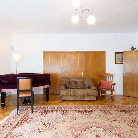 Apartamento Casa Cu Cires Braşov Exterior foto