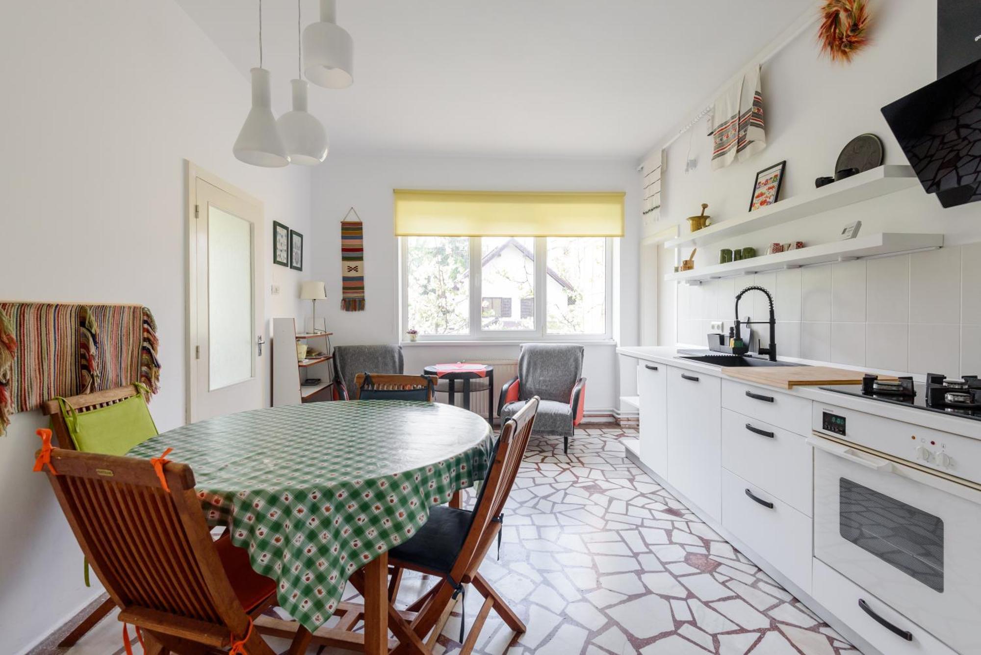 Apartamento Casa Cu Cires Braşov Exterior foto